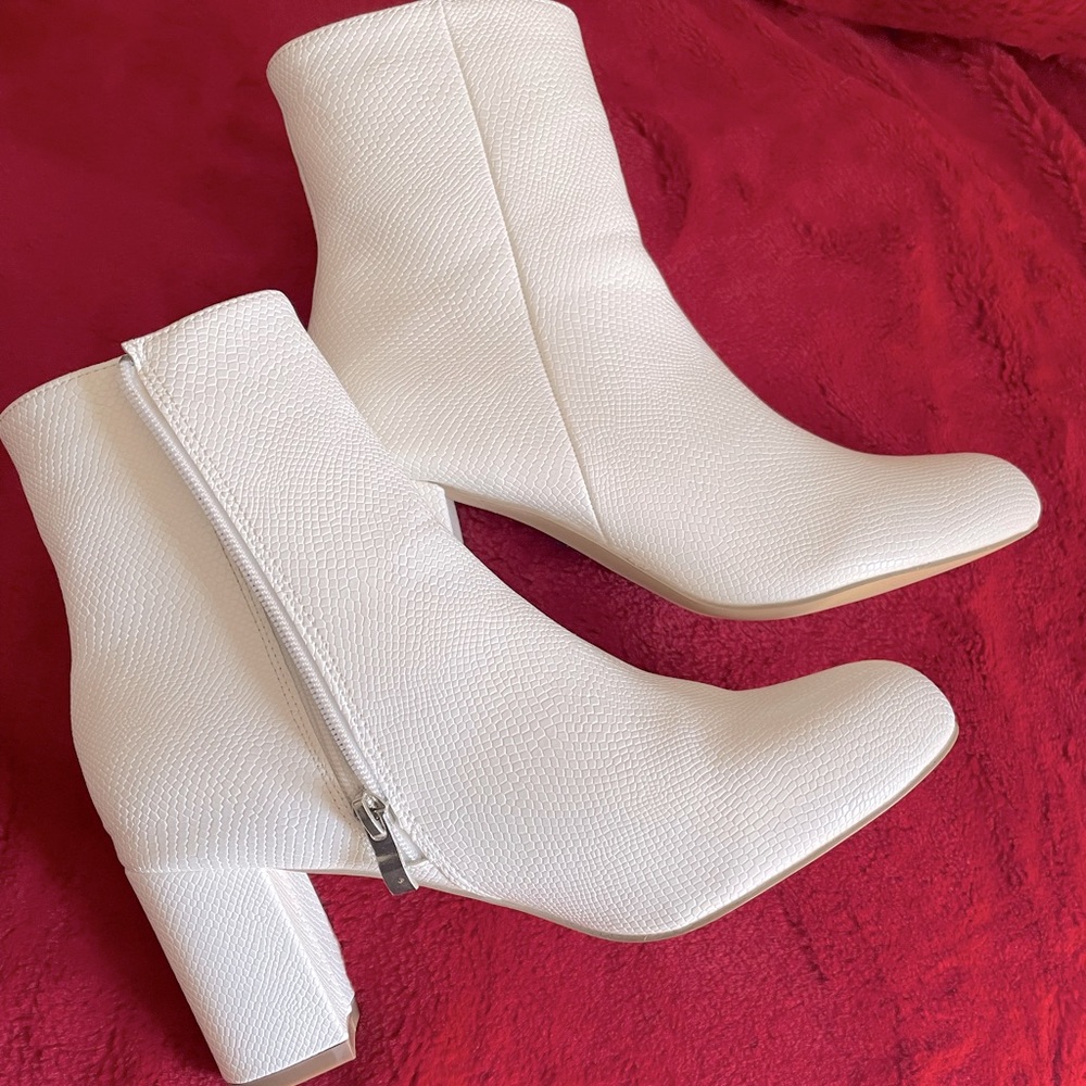 White Booties. - image 1